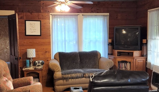 Creekside Private Cabin