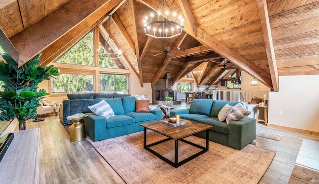 Creekside Retreat Near Olympic NP: Hot Tub, Sauna and Firepit