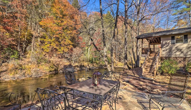 Creekside Retreat w/Deck, 18 Miles to Wolf Ridge