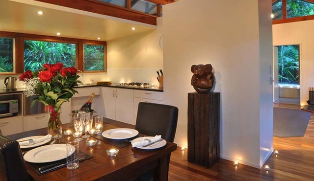 Creekside Spa Cabin Carabeen