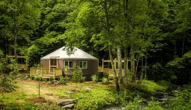 Creekside Secluded Yurt with Jacuzzi in Topton, North Carolina