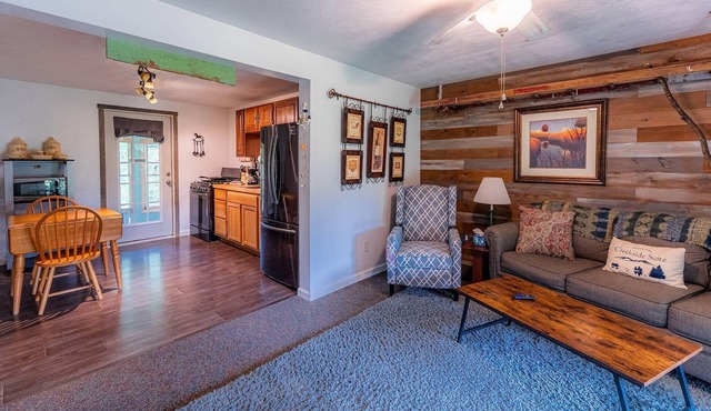 Creekside Suite at Lake Sometimes