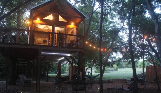 Creekside Treehouse