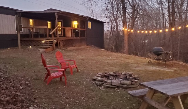 Creekside Valley: secluded, spacious home for 8!