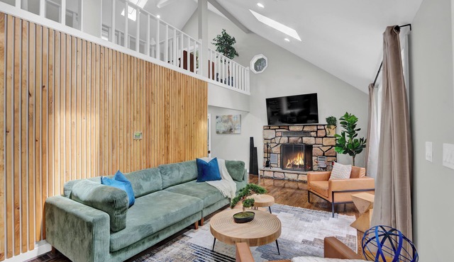 CreeksideChalet LakeviewHOT TUB/GameRoom/FirePit/Kid Friendly - Pet Friendly