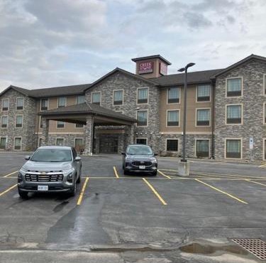 Creekstone Inn & Suites - St Marys