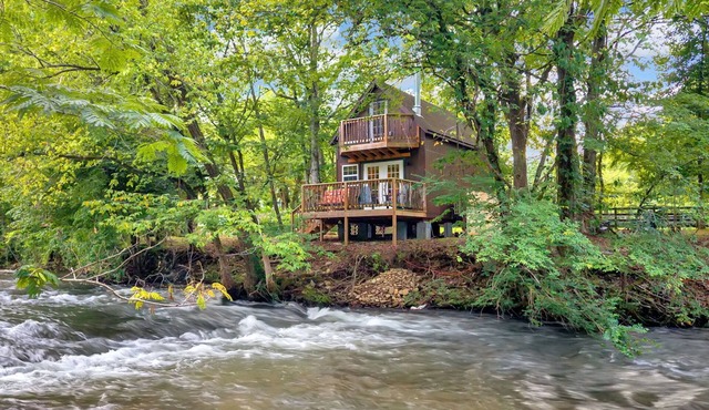 Creekwalk Inn and Cabins