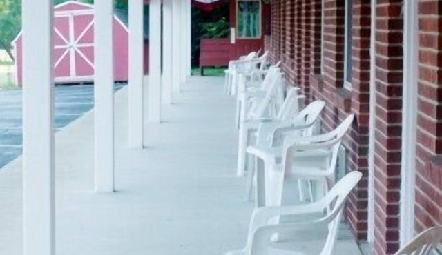 Creekwood Motel