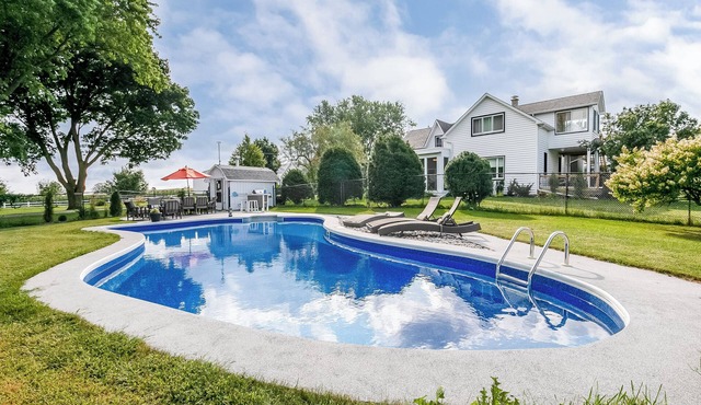 Creemore Country Estate With Pool/Tennis/Event Venue