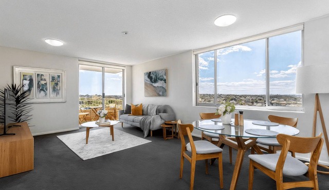 Cremorne- CRE31 Hampden Avenue - Spacious 1BR with Harbour Views Balcony Near Cremorne Neutral Bay