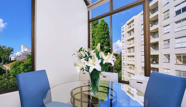 Cremorne - HAMP1 - Hampden Avenue - Bright 1BR with Sunroom, Balcony Garage Near Neutral Bay Shops