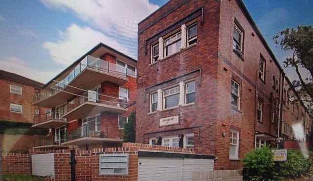 CRES5 - The Crescent - Manly