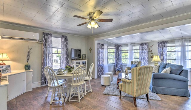 Crescent City Apartment w/Easy Lake Access!