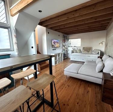 Crescent Coastal Loft - Stroll to Surf, Outdoor Terrace, WFH Nook