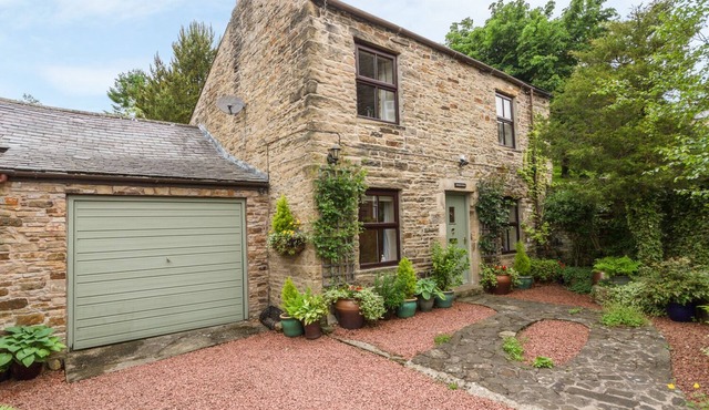 CRESCENT COTTAGE, character holiday cottage in Haltwhistle