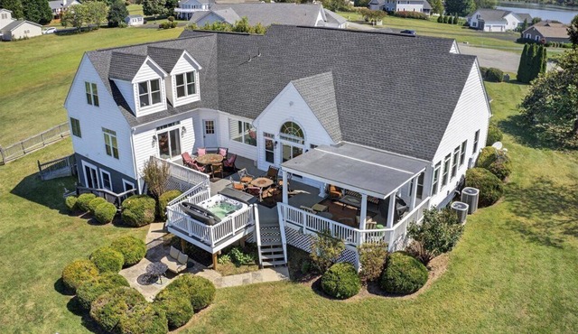 Crescent Cove: Luxury Lake Anna Retreat for 18 with Sandy Beach & Hot Tub