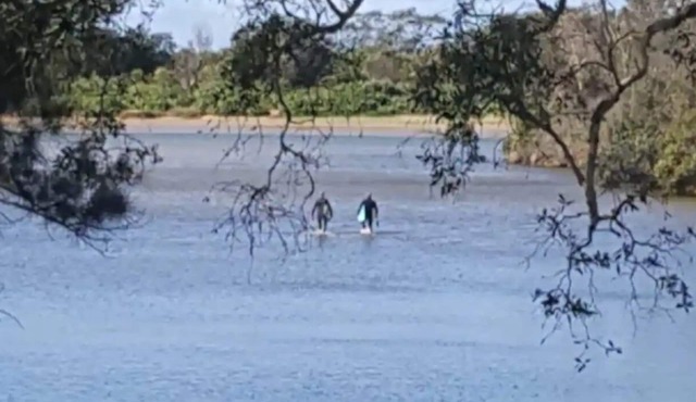 Crescent Head 4 bedroom waterfront beach cottage