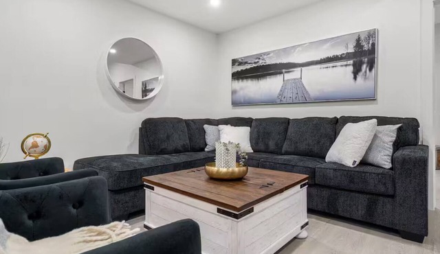 Crescent Heights Guest Suite