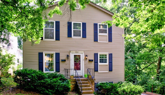 Crescent Hill Apartment Mid-Term Rental