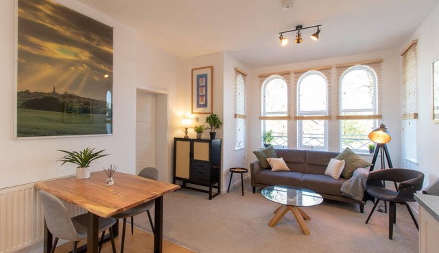 Crescent House Apartments