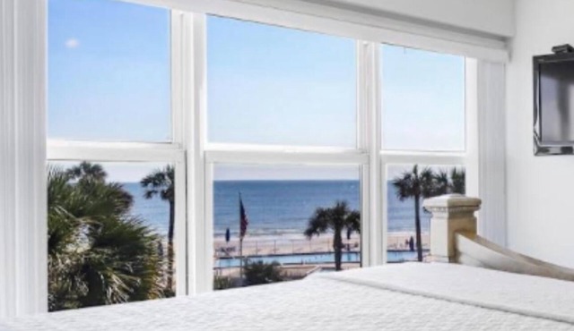 Crescent Sandpiper 214 OCEANFRONT -Oceanside pool Crescent Beach St Augustine