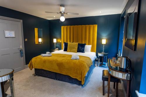 Crescent Victoria Hotel