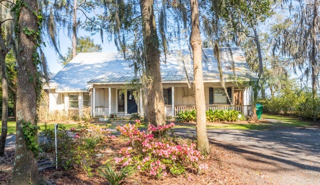 Crescent View-Come enjoy fishing,kayaking or just relaxing-Dock-Sleeps 10