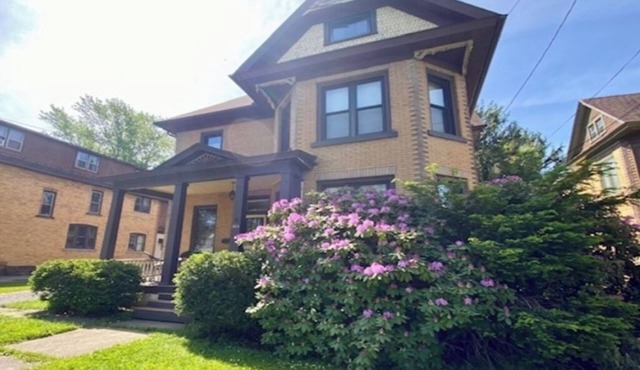 Crescentia House -1884 Victorian!