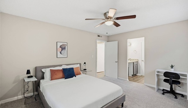 Crest at East Cobb 1828D Comfort 2Bd 1.5Bt