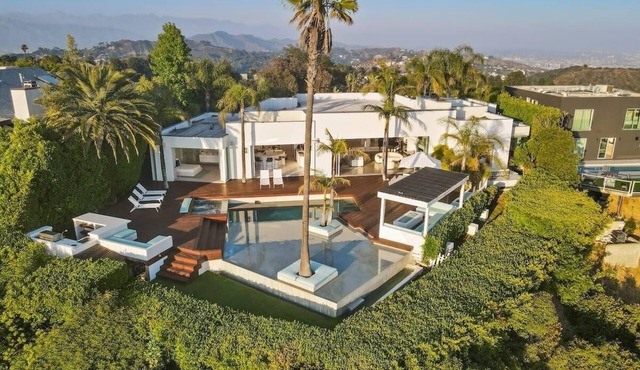 Crest Estate by Stay Awhile Villas