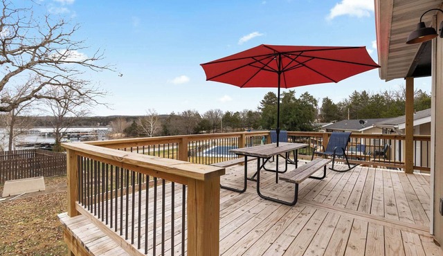 Crest View Cabin - Lakefront Table Rock Lake