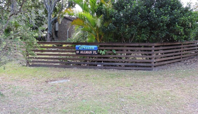 Cresta 1 Crescent Head