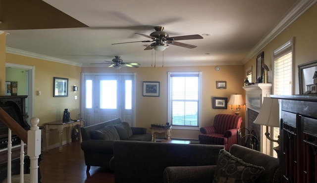 Cresthaven By the Sea