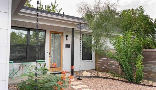 Crestview Casita: Relaxing base near city hotspots