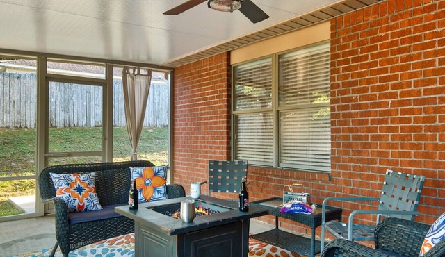 Crestview Family Home w/Games & Porch
