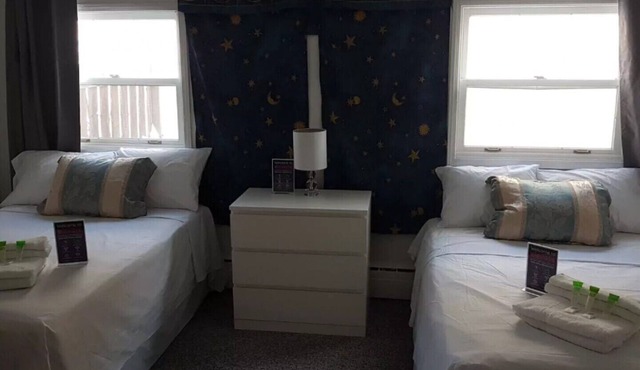 Crestview Guest House - Crestview Guest House - 2 Double Beds B10