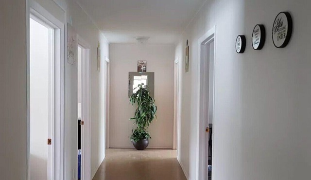 Crestview Guest House - Crestview House - Deluxe Room B14