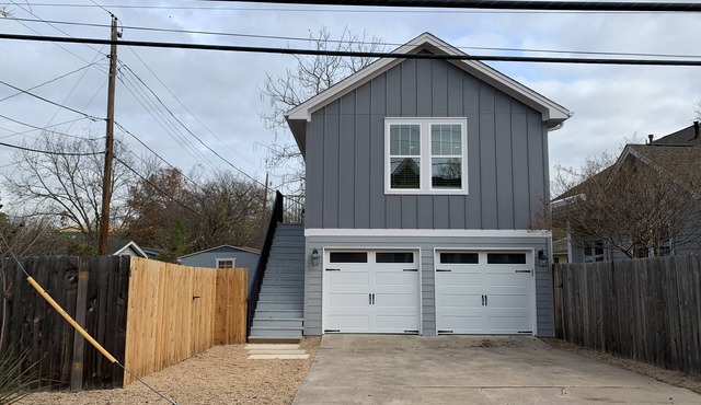 Crestview Walkup - North Central Austin, Crestview