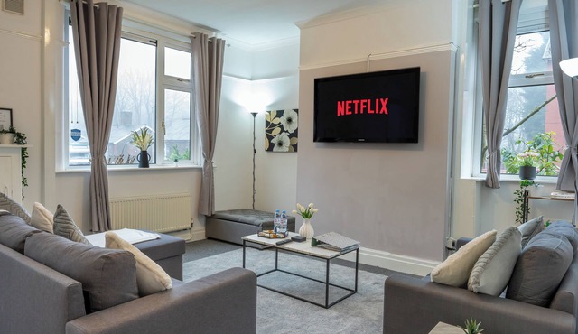 Crew Quarters: Your Ideal Stay in Bury