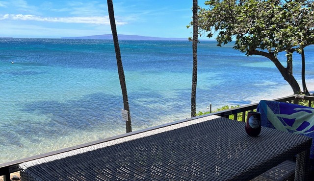 Crew Rest Maui - 2BR/2BA, Oceanfront, Superior Views, A/C, sleeps 6