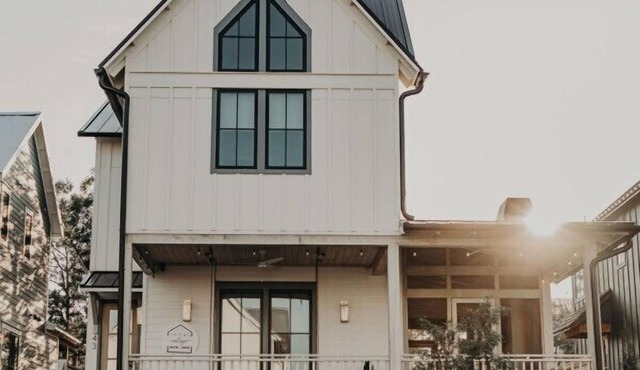 Crew`s Cottage · Carlton Landing Vacation Home | Crew`s Cottage