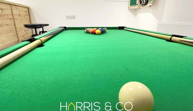 Crews Cabin Summary: