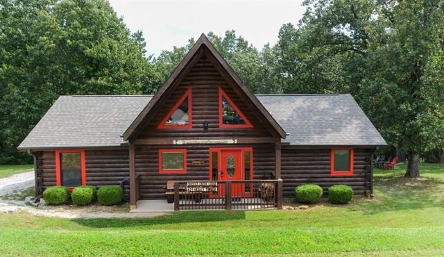 Cricket Creek Cabin awaits you | 3 Bed, 2 Bath