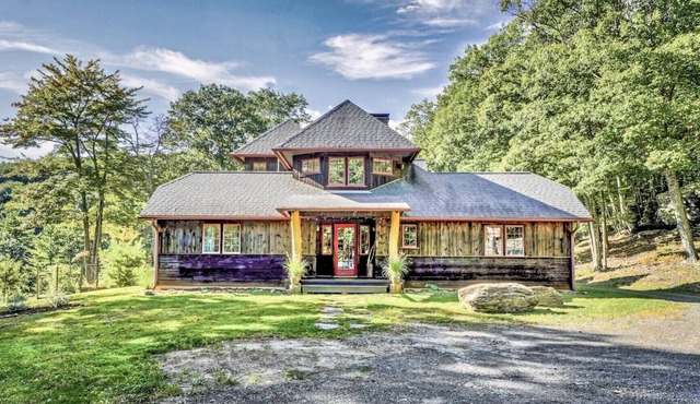 Cricket Ridge Mountain View Retreat