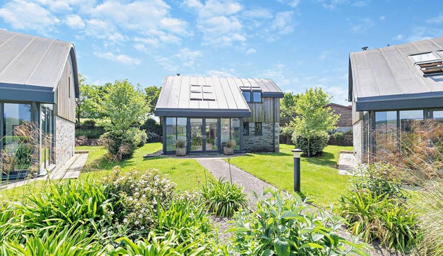 Crigmorrick - Three Bedroom House, Sleeps 6