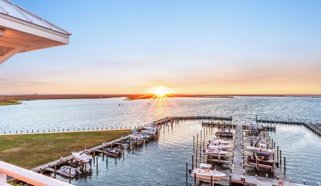 Crisfield Penthouse Retreat with Amazing Water Views!