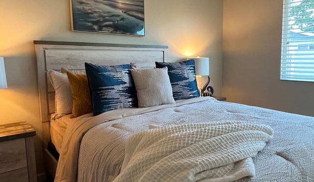 Crisp 2bd 2ba Pool Ocean Breeze Retreat