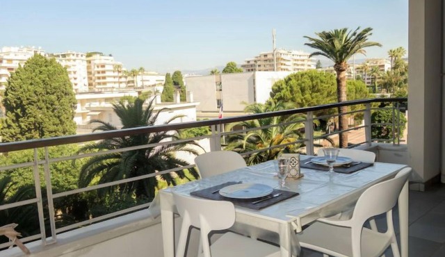 Cristal Croisette by Interhome