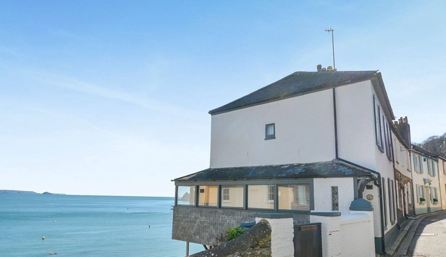 Criterion Cottage - sleeps 4 guests in 2 bedrooms