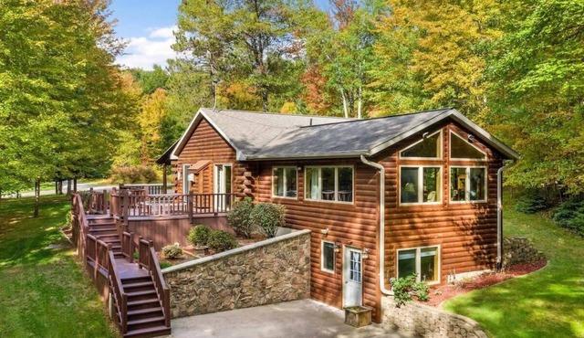 Crivitz Luxury Retreat - Firepit, EV Charger